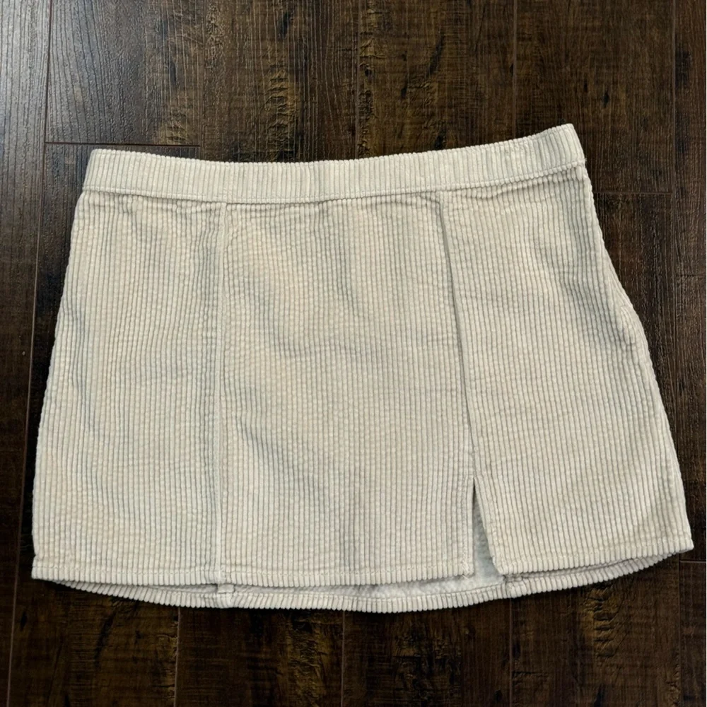 Women’s Aerie Corduroy Micro‎ Mini Skirt Cream Size Small